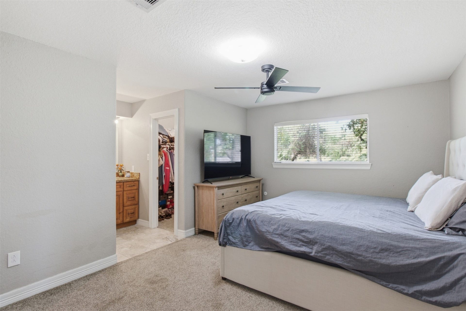 110 S Bow Drive, Jones Creek, TX 77541 Primary Bedroom