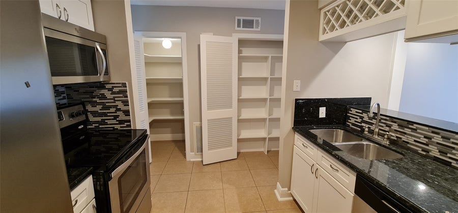 Property photo for 3300 Yorktown Street, #19, Houston, TX