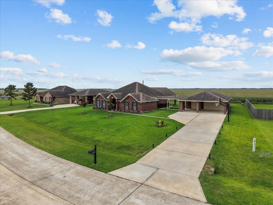 Property photo for 3911 Palm Crest Drive, Rosharon, TX