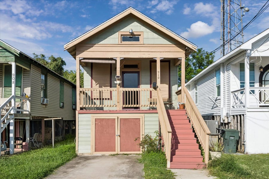 Property photo for 910 32nd Street, Galveston, TX