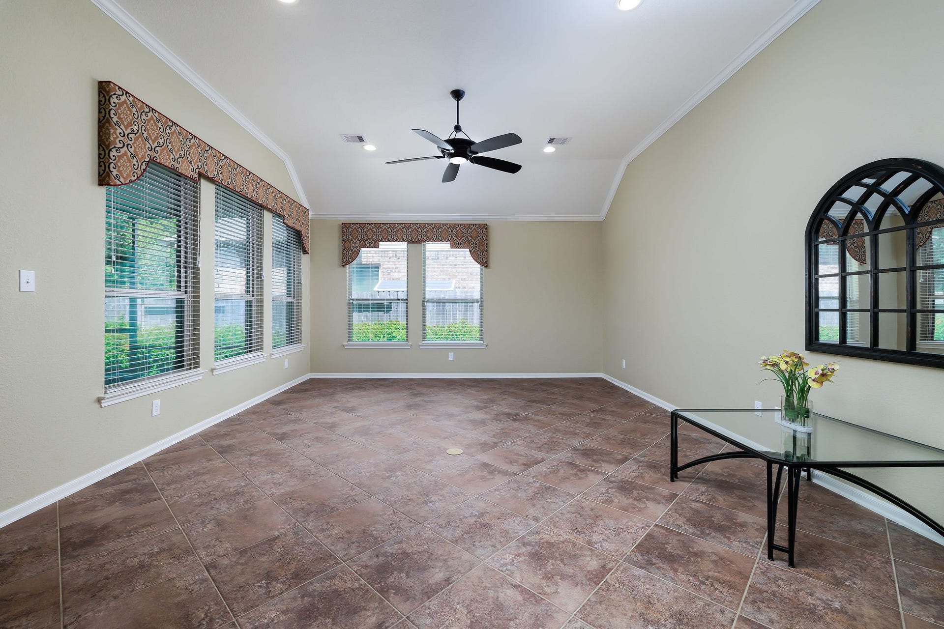 3573 Falcon Way, Conroe, TX 77304 3573 Falcon Way, Conroe, TX 77304