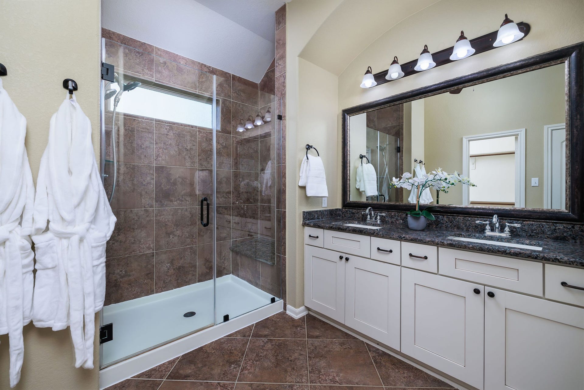 3573 Falcon Way, Conroe, TX 77304 Virtually staged primary bathroom