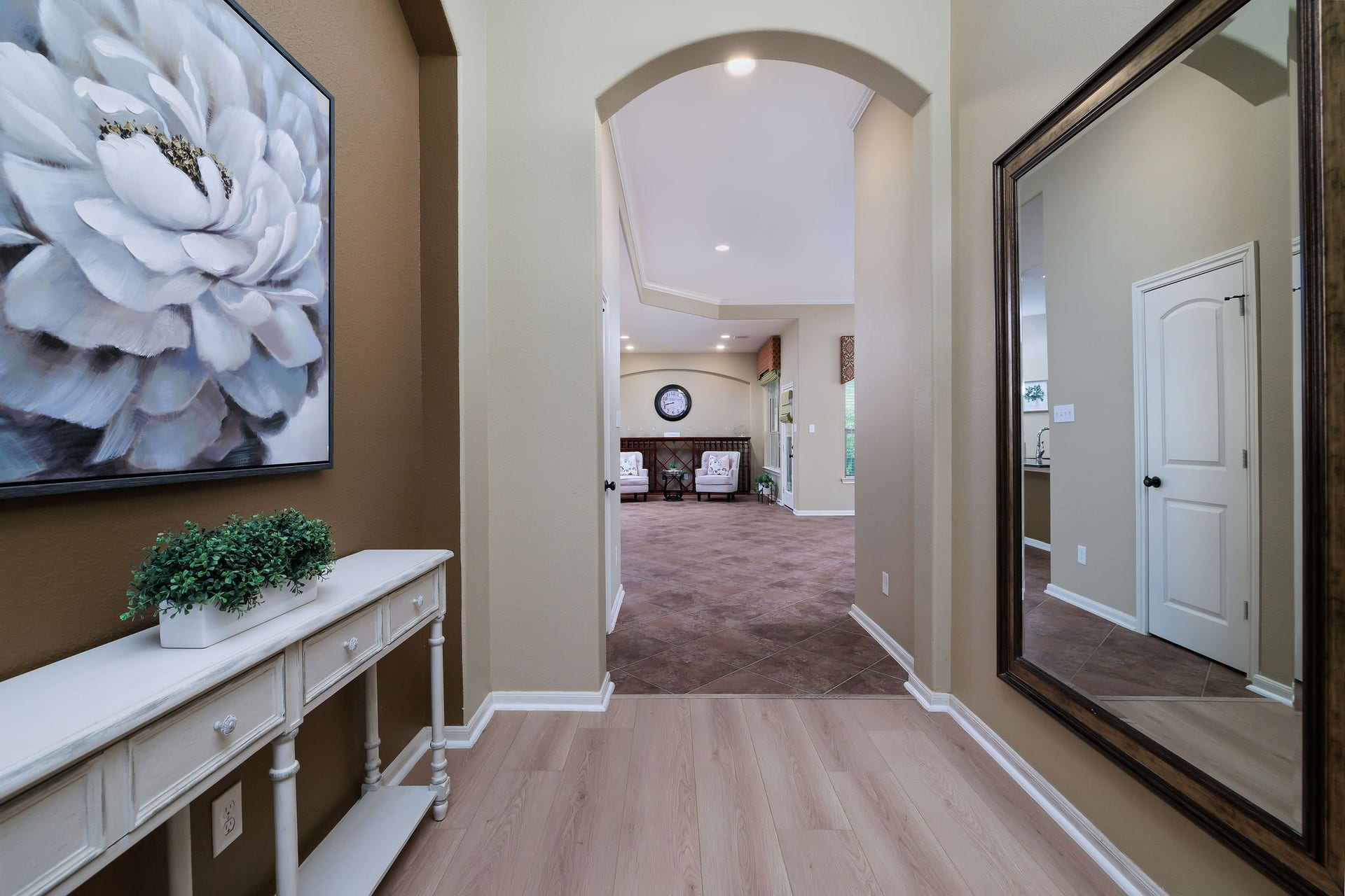 3573 Falcon Way, Conroe, TX 77304 Virtually staged living room