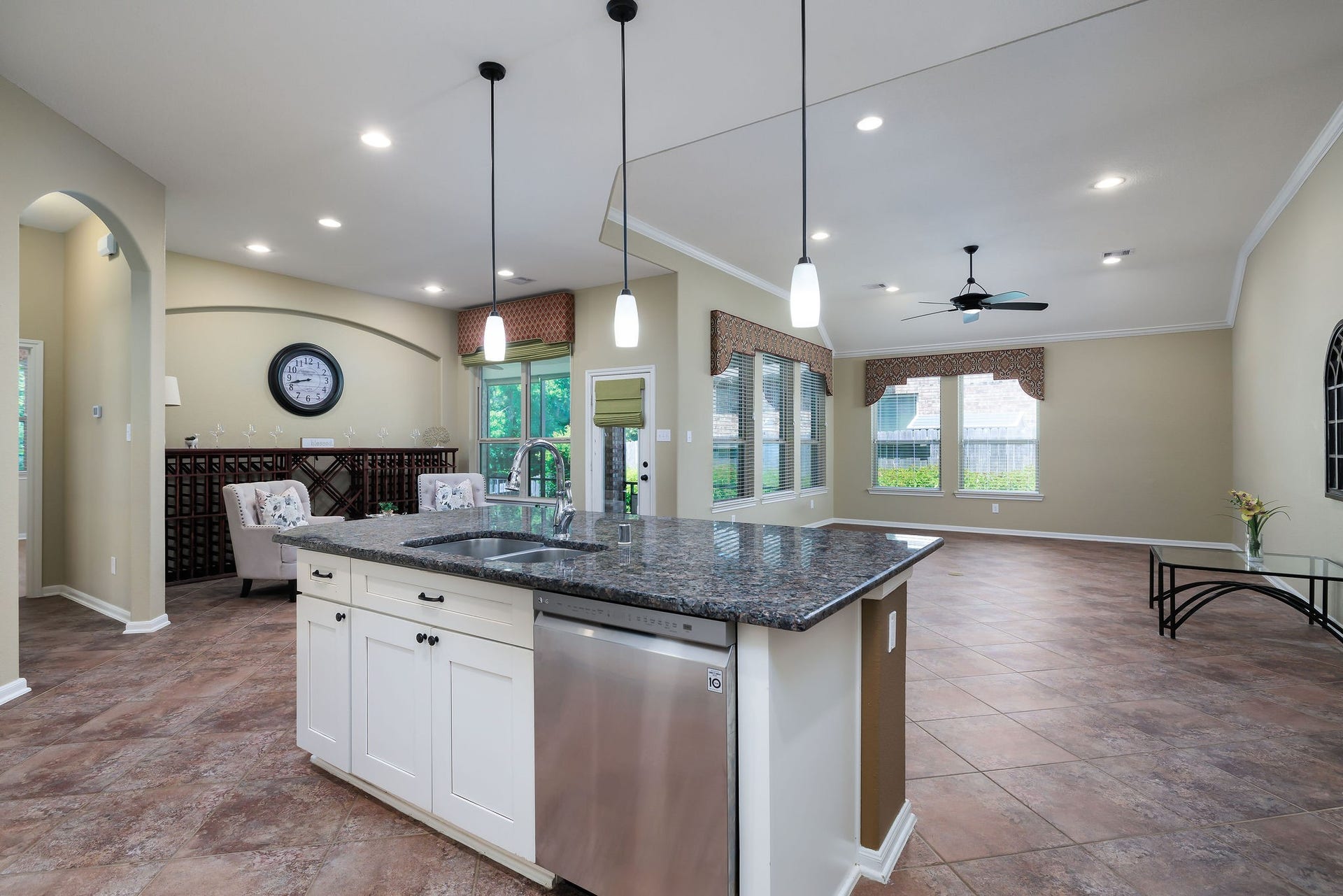 3573 Falcon Way, Conroe, TX 77304 3573 Falcon Way, Conroe, TX 77304