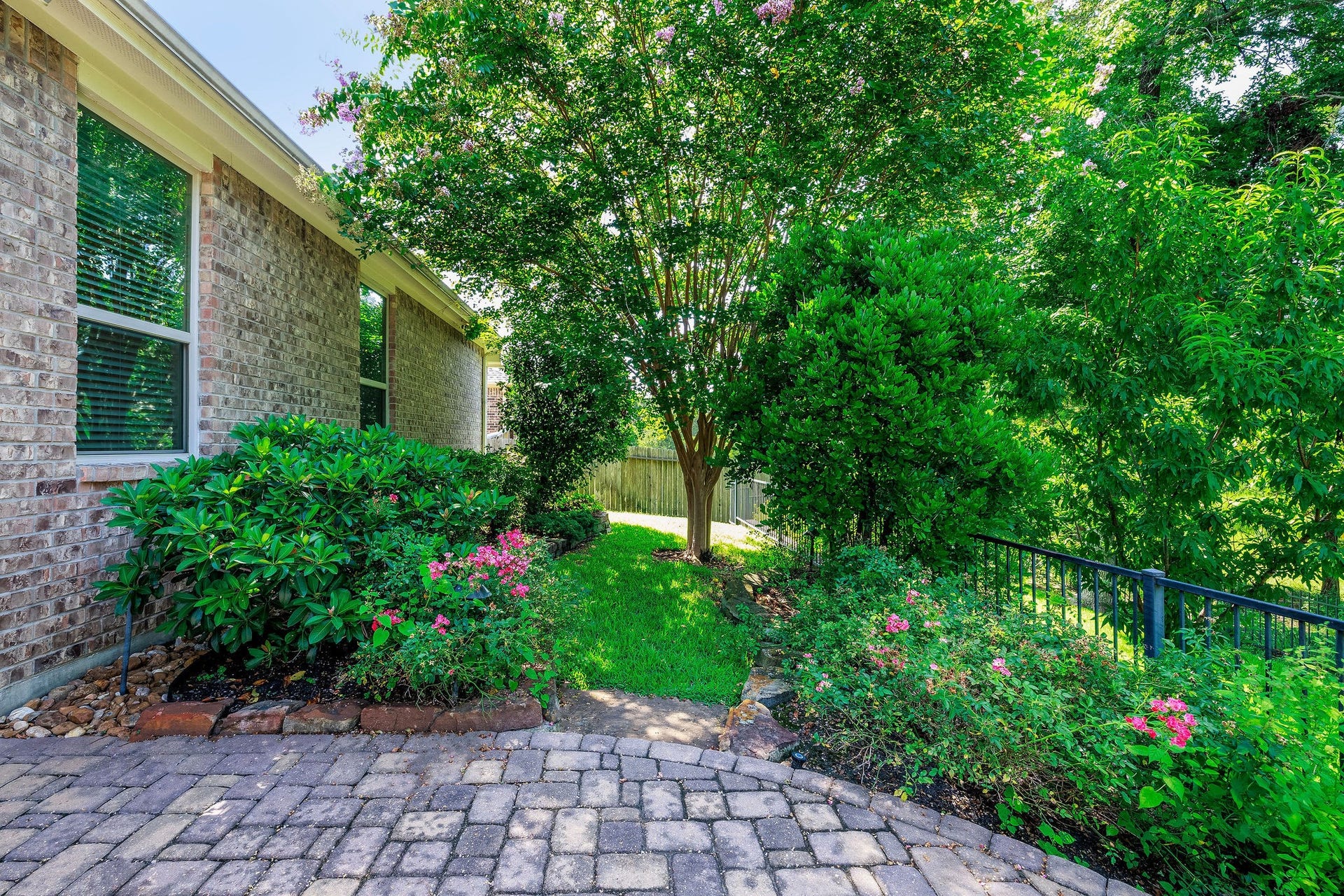 3573 Falcon Way, Conroe, TX 77304 3573 Falcon Way, Conroe, TX 77304