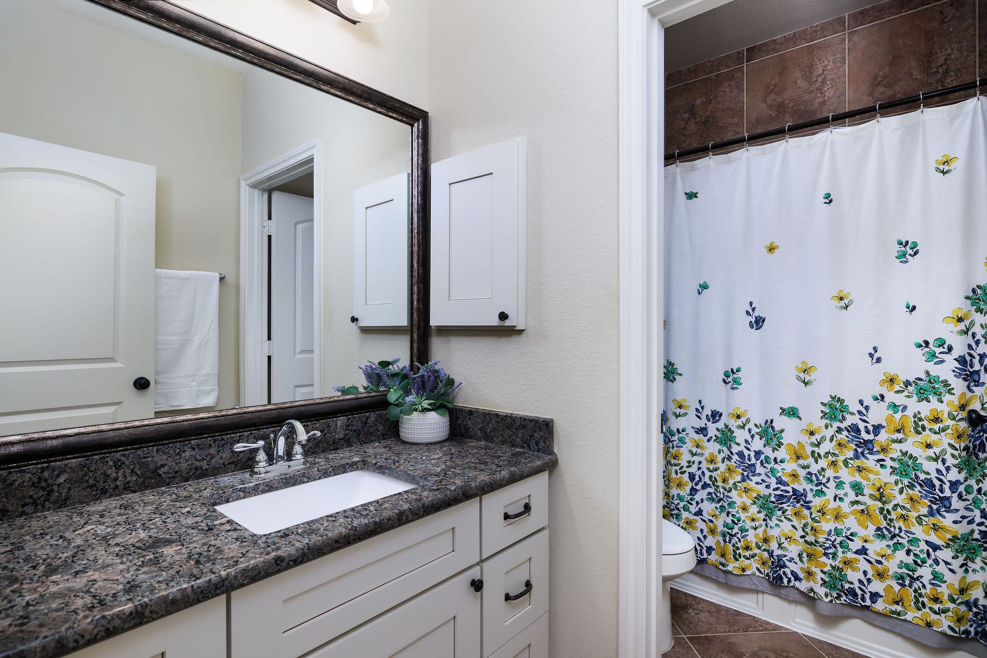 3573 Falcon Way, Conroe, TX 77304 3573 Falcon Way, Conroe, TX 77304