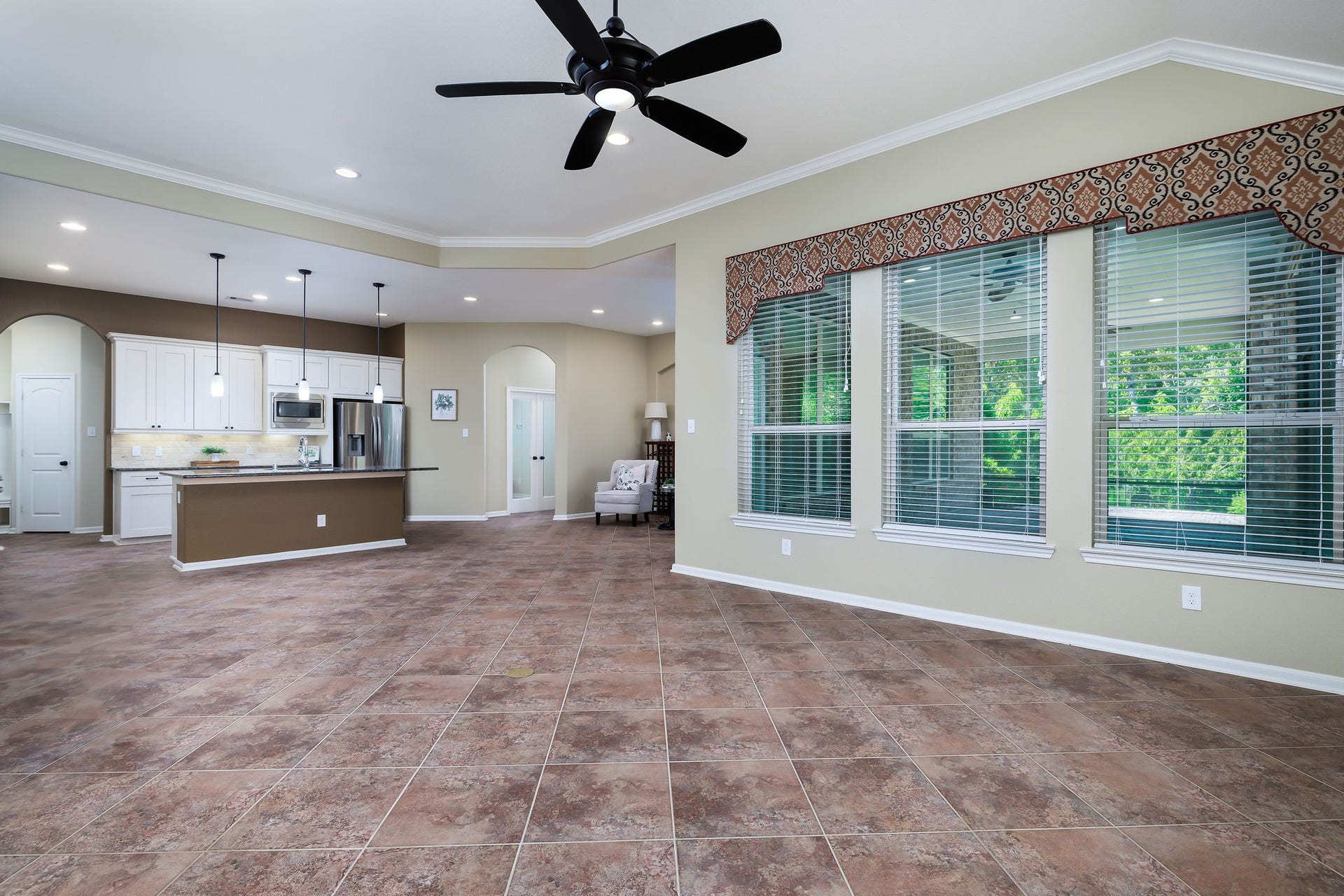 3573 Falcon Way, Conroe, TX 77304 3573 Falcon Way, Conroe, TX 77304