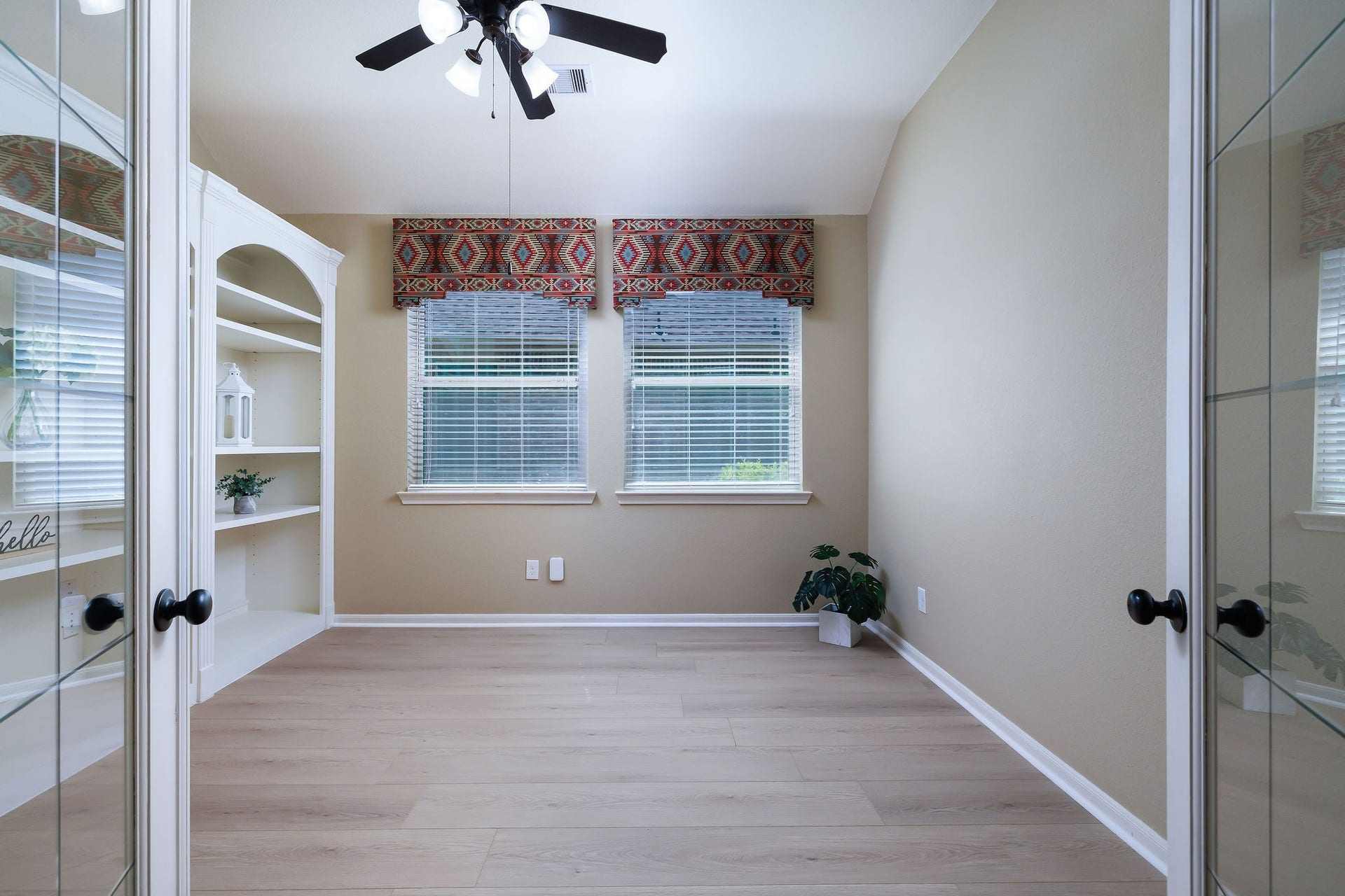 3573 Falcon Way, Conroe, TX 77304 3573 Falcon Way, Conroe, TX 77304