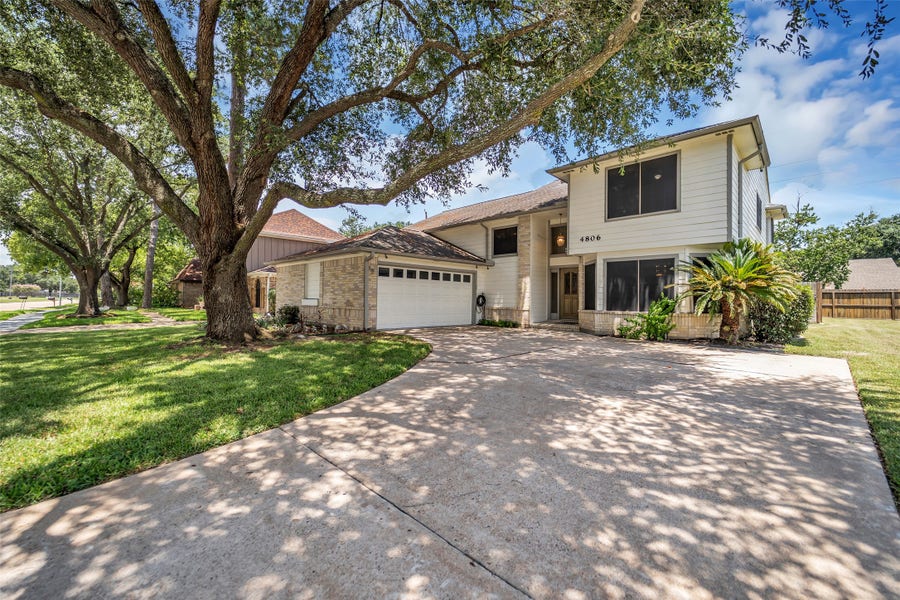 Property photo for 4806 Whispering Falls Drive, Houston, TX