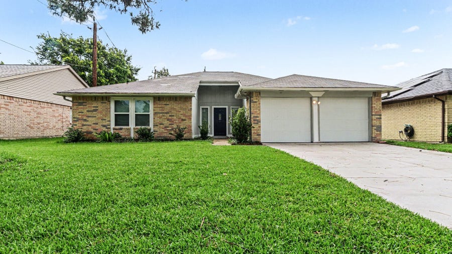Property photo for 2431 Tall Ships Drive, Friendswood, TX