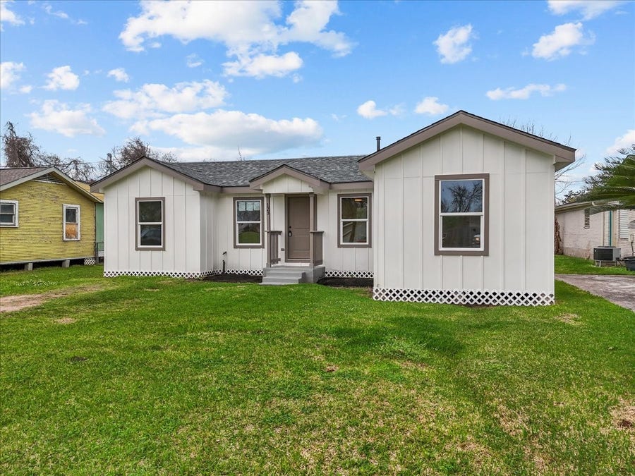 Property photo for 123 Lake Road, La Marque, TX