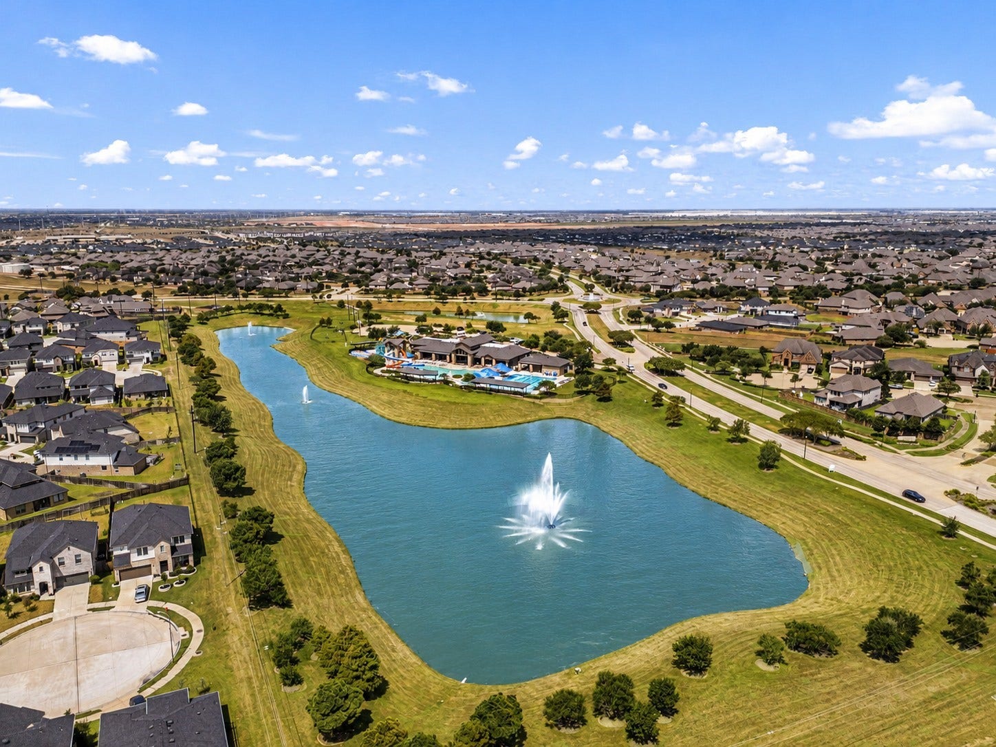 Tamarrons lakes, fountains, and miles of walking trails add a scenic backdrop to everyday life, while two recreation centers provide even more ways to enjoy the community. With 8 miles of trails and cycling lanes connecting residents to outdoor spaces, Tamarron was designed with an active lifestyle in mind.