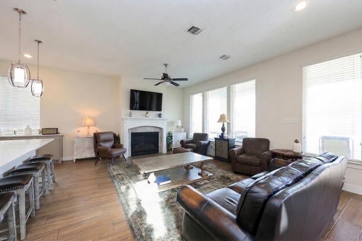 13211 Terania Cliff Trace, Houston, TX 77059 13211 Terania Cliff Trace, Houston, TX 77059