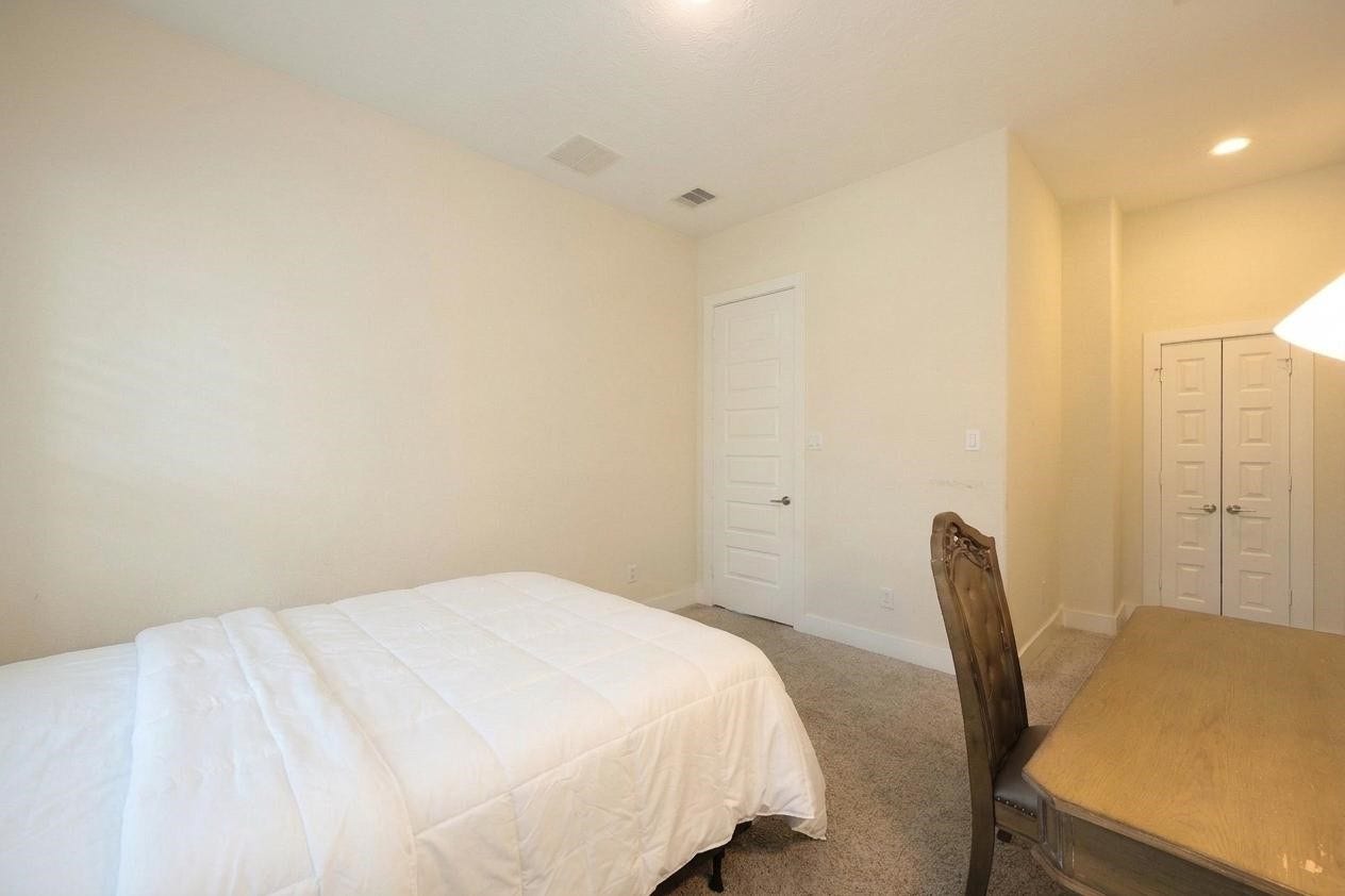 13211 Terania Cliff Trace, Houston, TX 77059 13211 Terania Cliff Trace, Houston, TX 77059