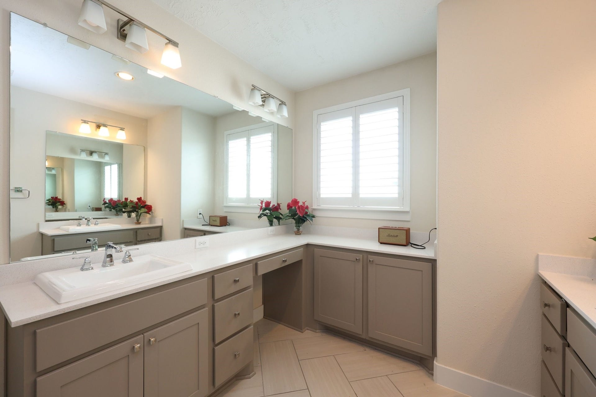 13211 Terania Cliff Trace, Houston, TX 77059 13211 Terania Cliff Trace, Houston, TX 77059