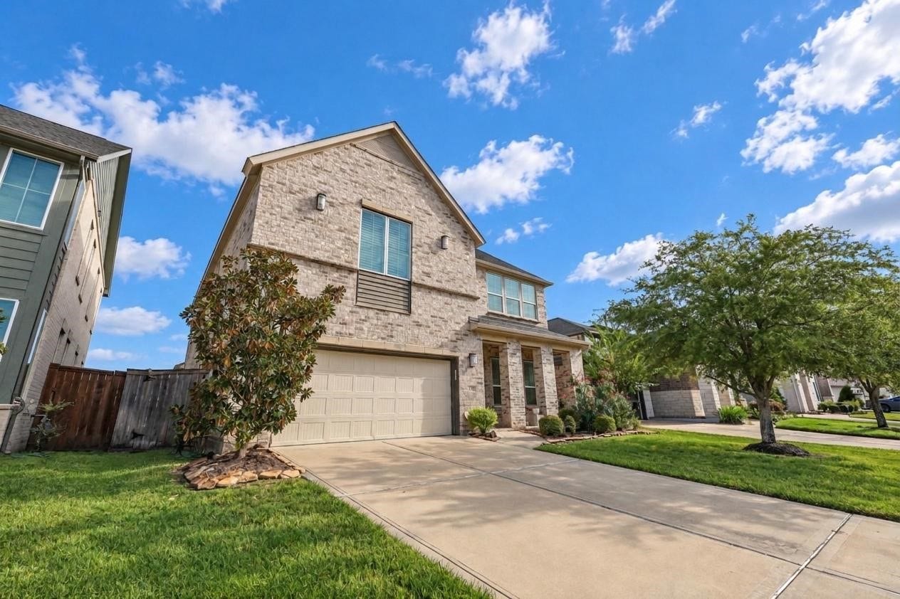 13211 Terania Cliff Trace, Houston, TX 77059 13211 Terania Cliff Trace, Houston, TX 77059