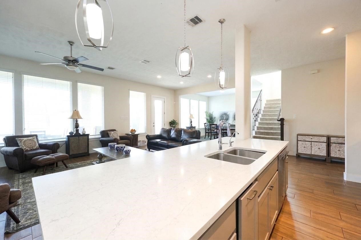 13211 Terania Cliff Trace, Houston, TX 77059 13211 Terania Cliff Trace, Houston, TX 77059