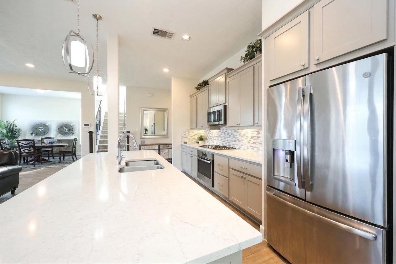 13211 Terania Cliff Trace, Houston, TX 77059 13211 Terania Cliff Trace, Houston, TX 77059