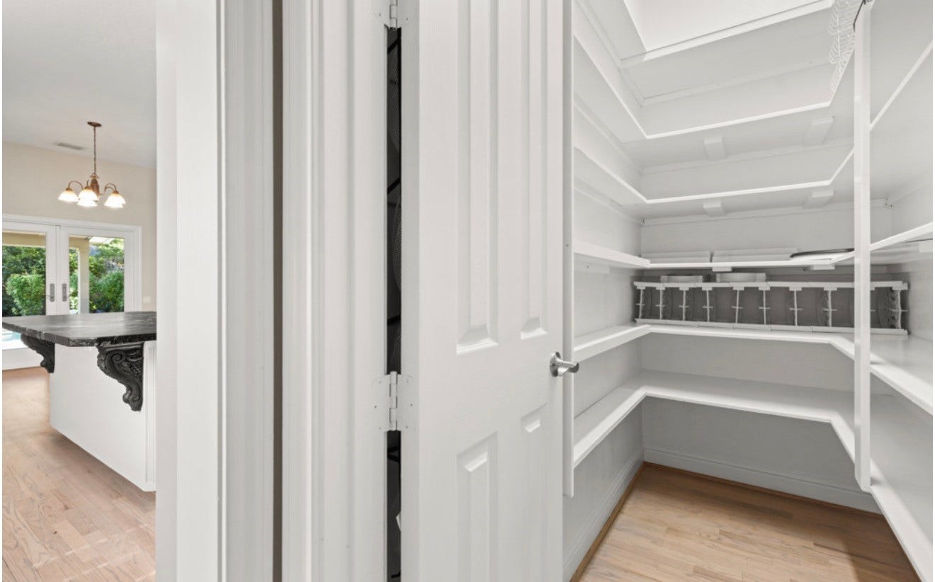 2831 Hazy Hillside Court, Houston, TX 77345 Walk in pantry