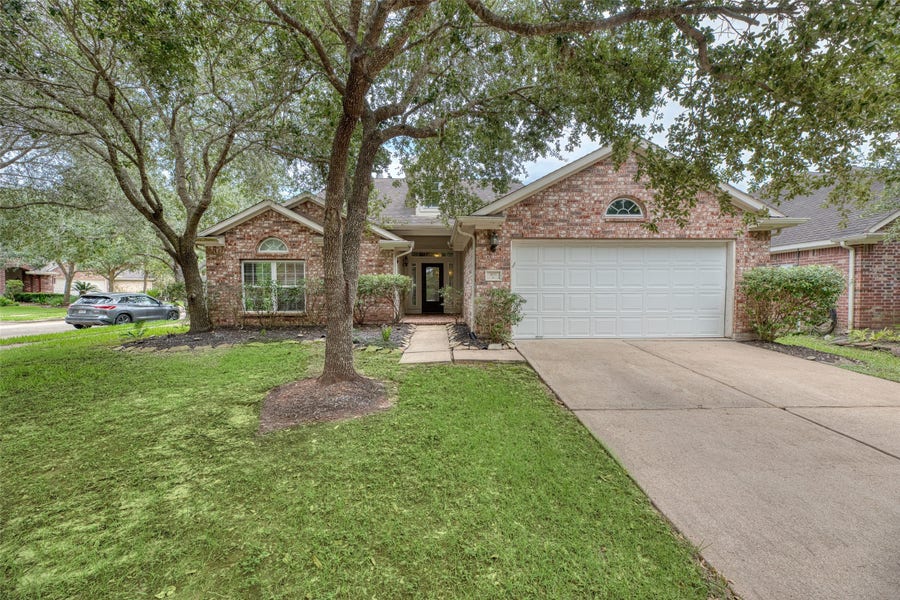 Property photo for 3971 Inglewood Circle, Missouri City, TX