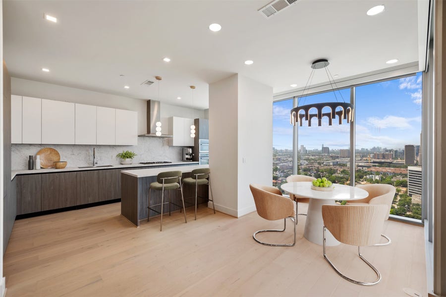 Property photo for 1711 Allen Parkway, #2202, Houston, TX