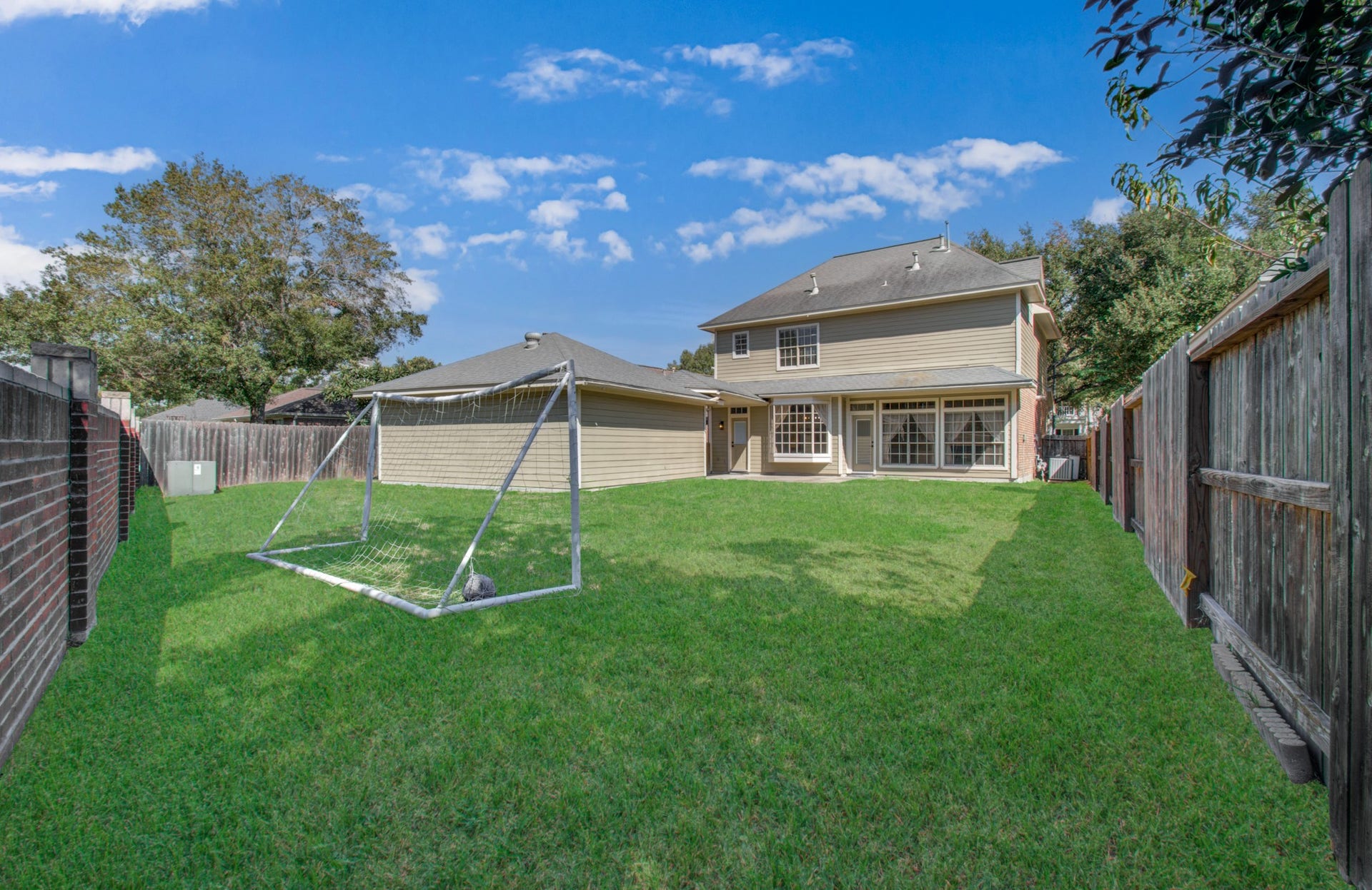 20007 Polly Creek Way, Katy, TX 77450 BIG Backyard!!