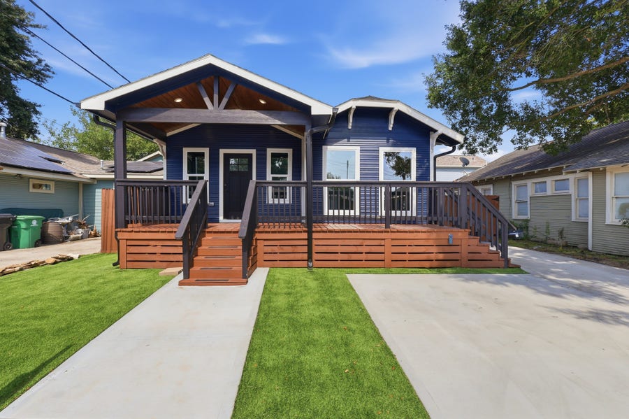 Property photo for 105 Opal Court, Houston, TX