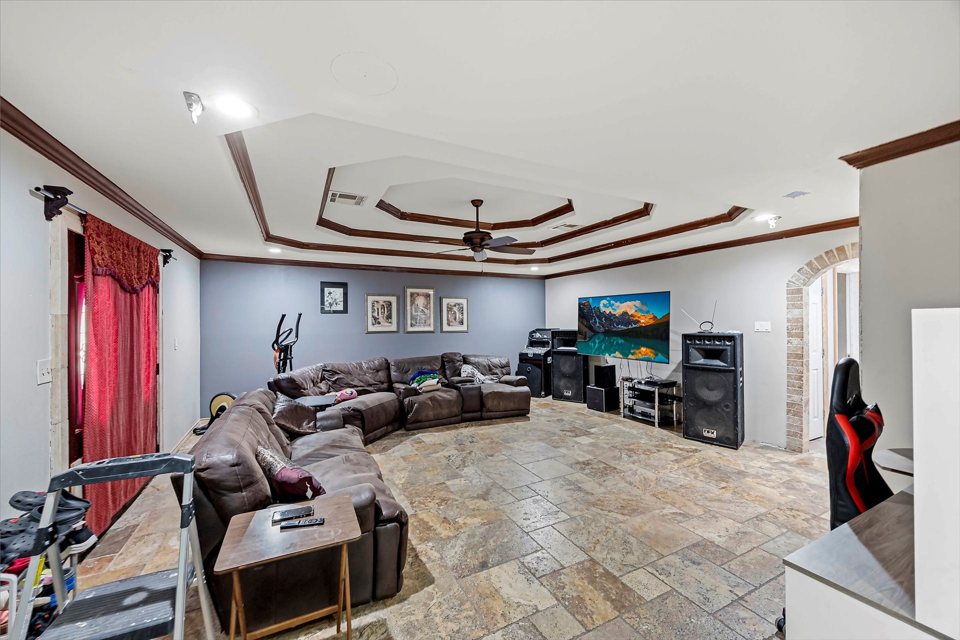 2127 Maurine Street, Houston, TX 77039 2127 Maurine Street, Houston, TX 77039