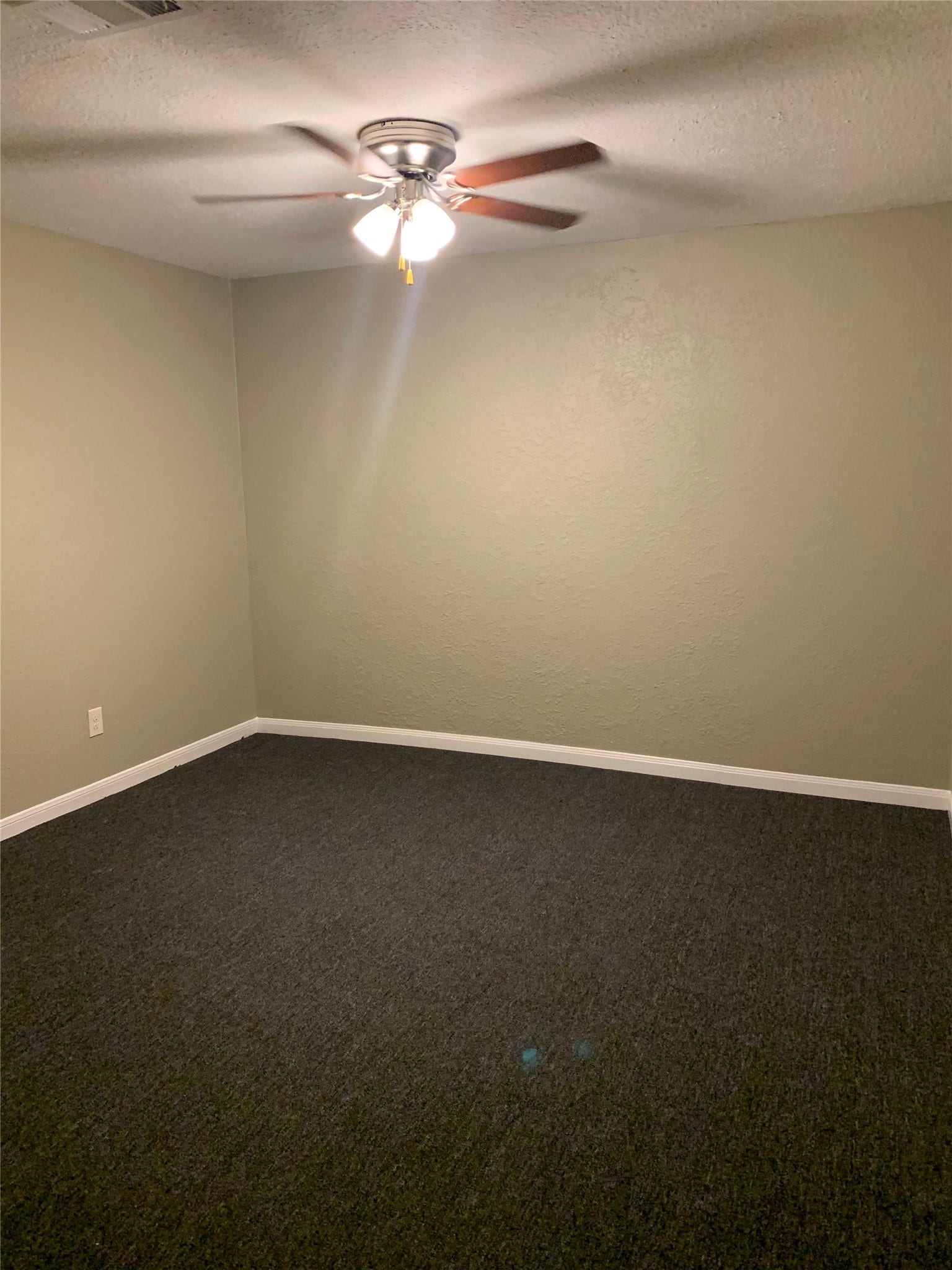 2127 Maurine Street, Houston, TX 77039 Upstairs Apartment