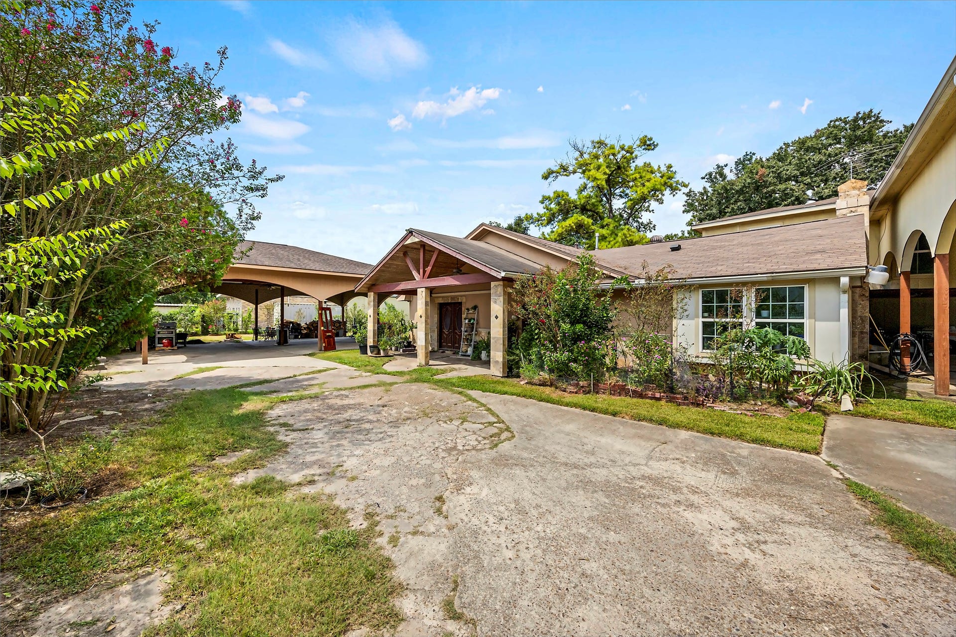 2127 Maurine Street, Houston, TX 77039 2127 Maurine Street, Houston, TX 77039