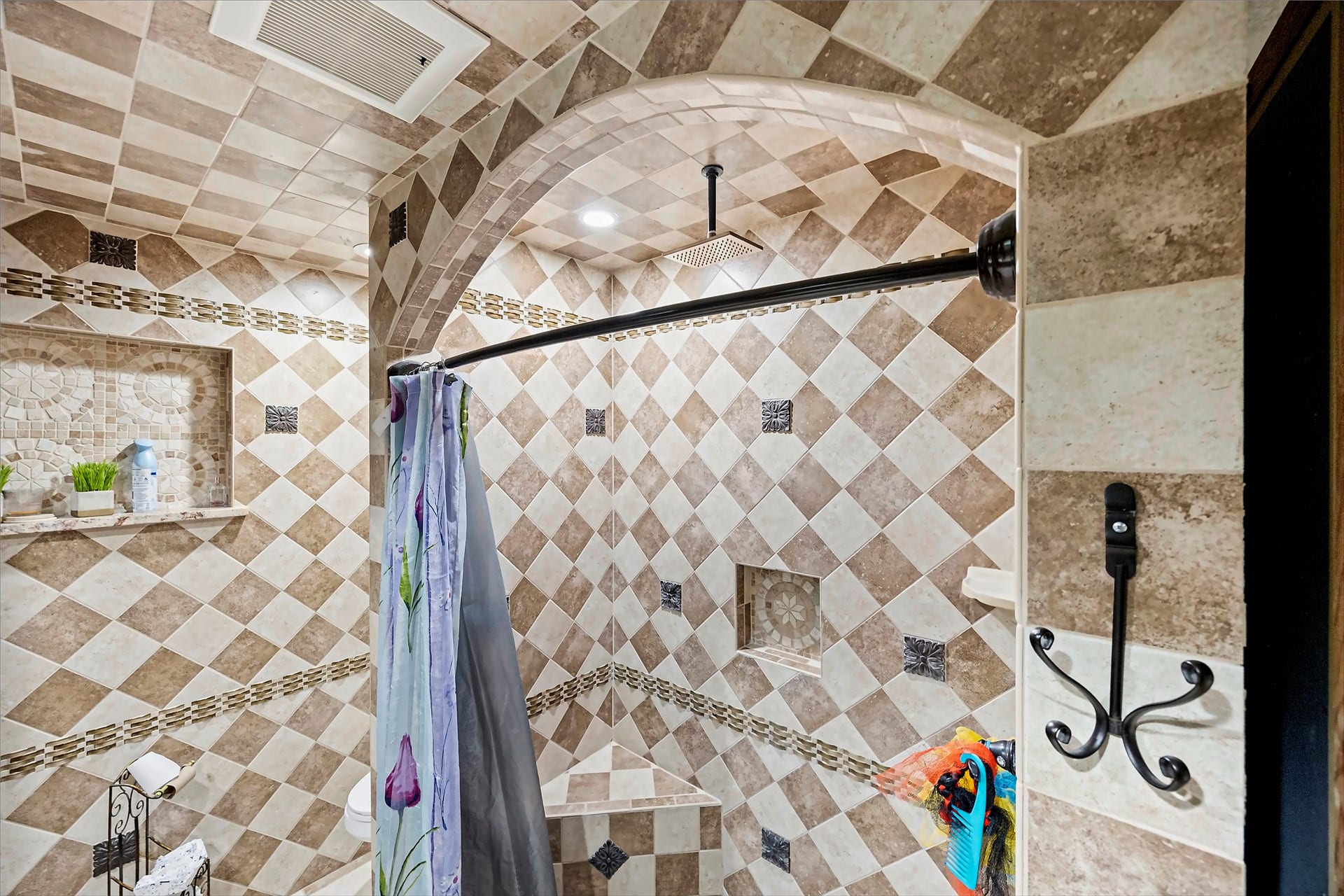 2127 Maurine Street, Houston, TX 77039 Secondary Bath