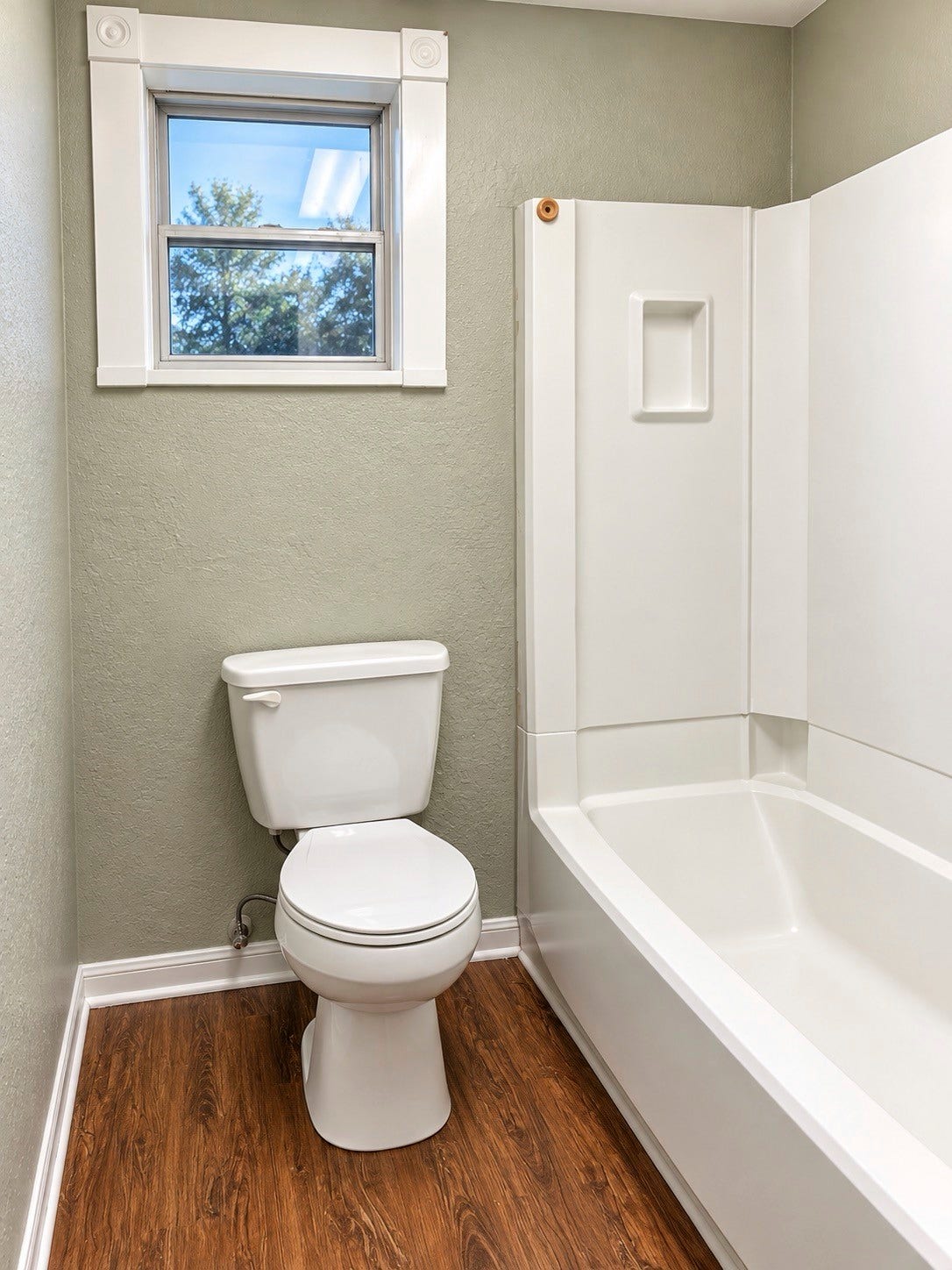2127 Maurine Street, Houston, TX 77039 Upstairs Apartment