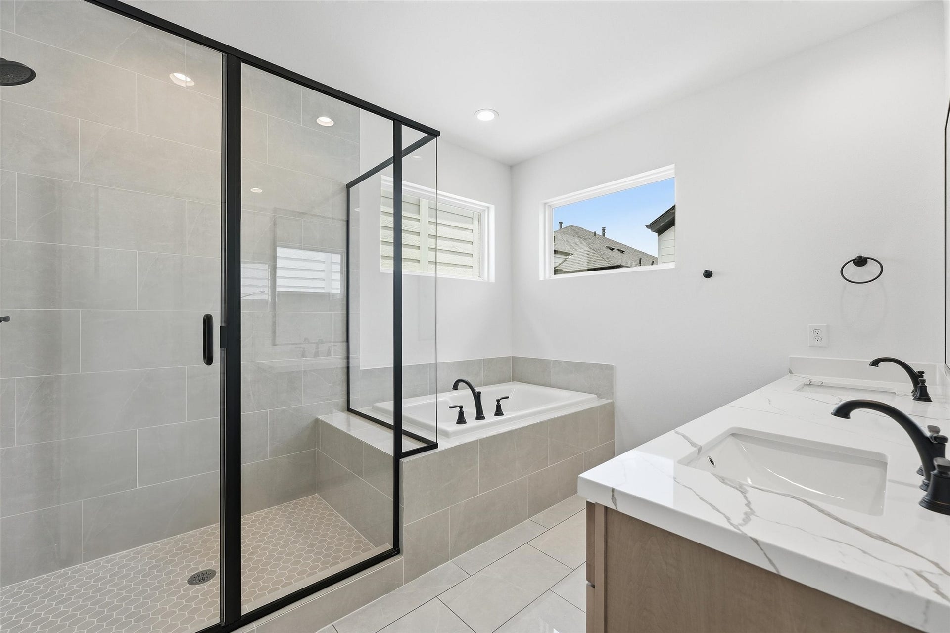 4834 Pinemont Drive, Houston, TX 77092 4834 Pinemont Drive, Houston, TX 77092