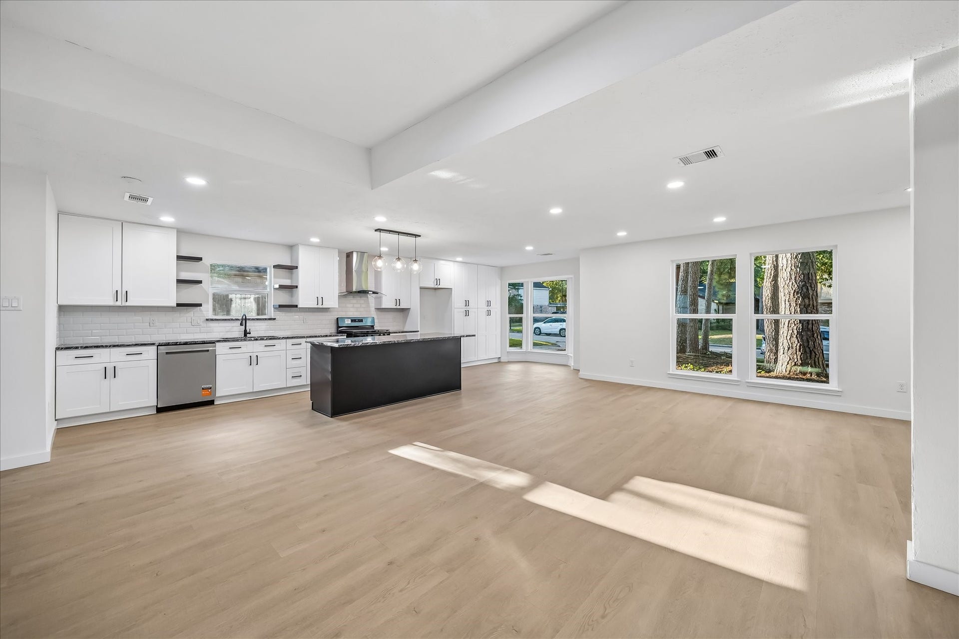 3430 Sycamore Shadows Drive, Kingwood, TX 77339 New windows allow tons of natural light