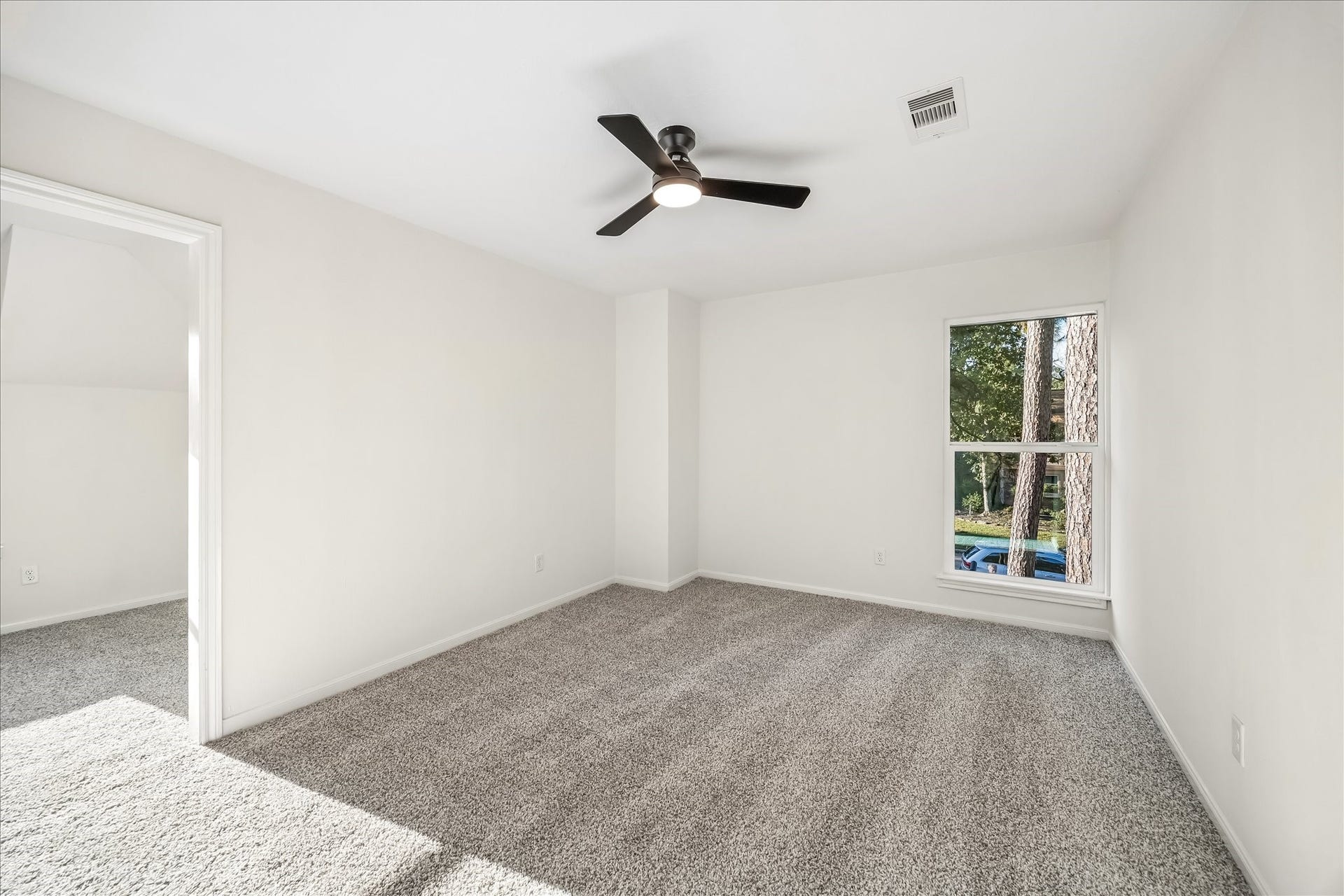 3430 Sycamore Shadows Drive, Kingwood, TX 77339 Fun flex room off upstairs secondary bedroom