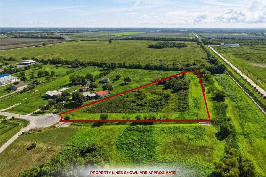 Property photo for 14411 Austin Bayou Drive, Rosharon, TX