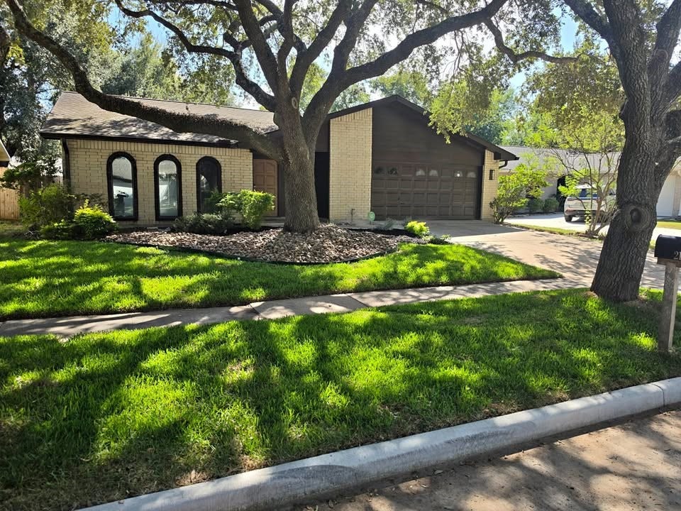 2103 Fall Meadow Drive, Missouri City, TX 77459 2103 Fall Meadow Drive, Missouri City, TX 77459