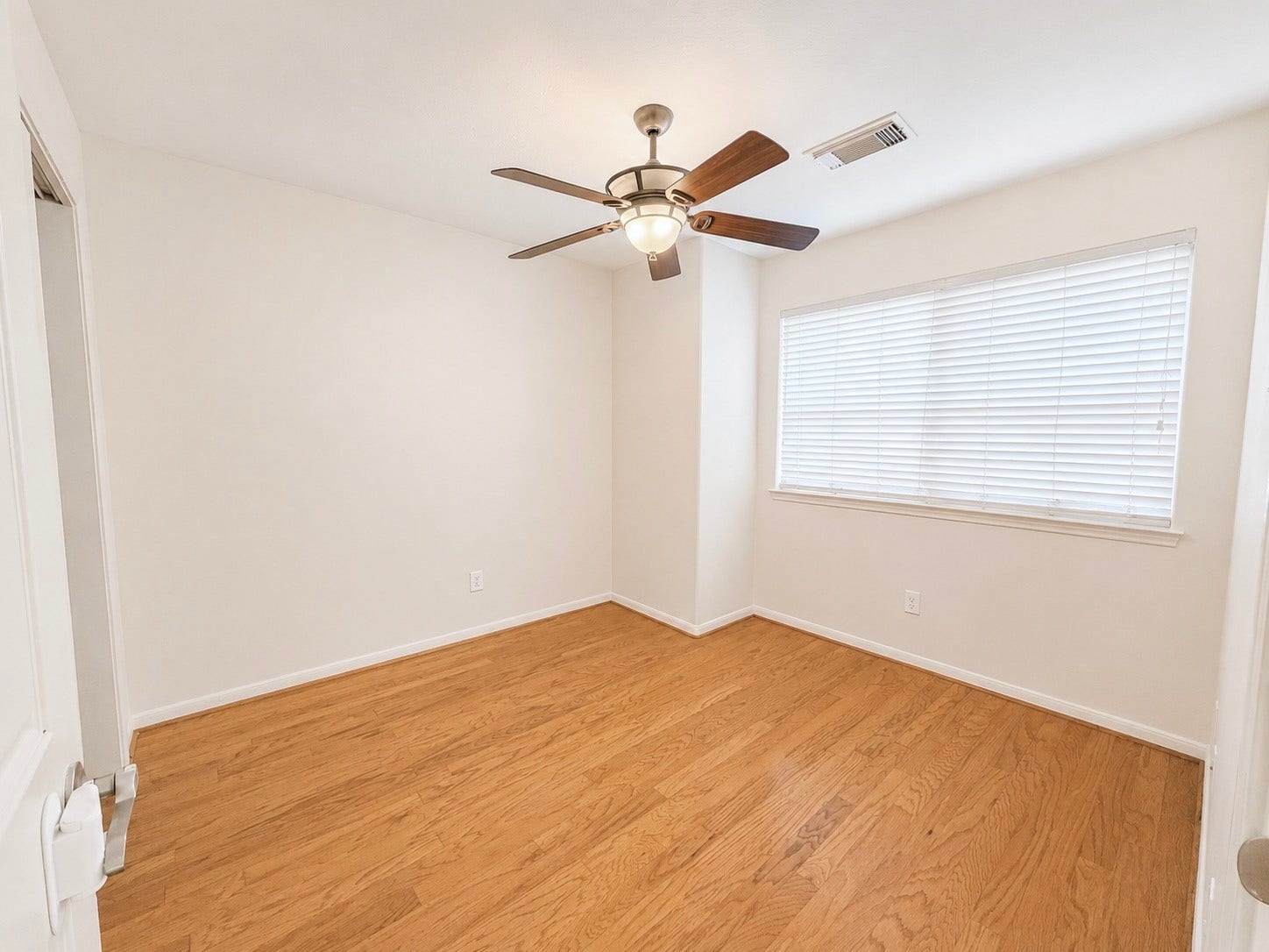 214 Plaza Del Sol Park, Houston, TX 77020