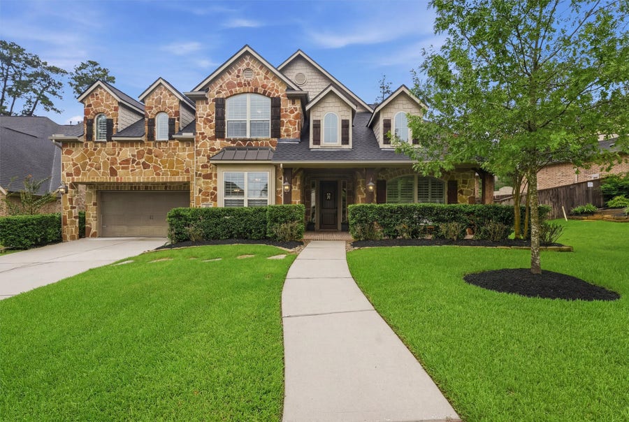 Property photo for 210 Fox Squirrel Court, Pinehurst, TX