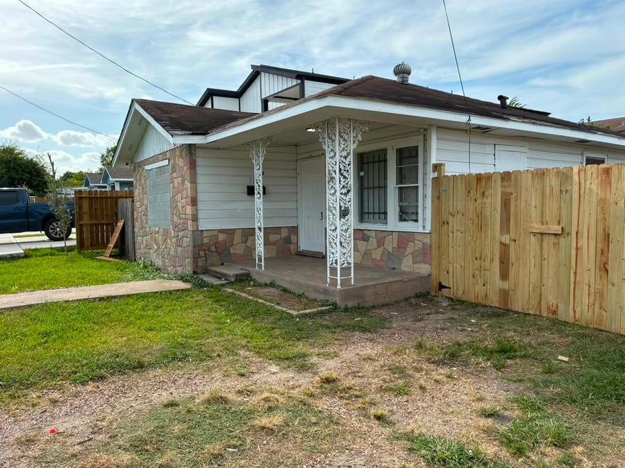Property photo for 335 Delaware Street, Houston, TX