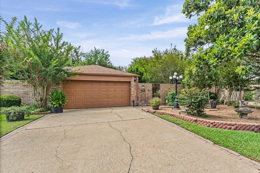 Property photo for 6903 Bullinger Drive, Spring, TX