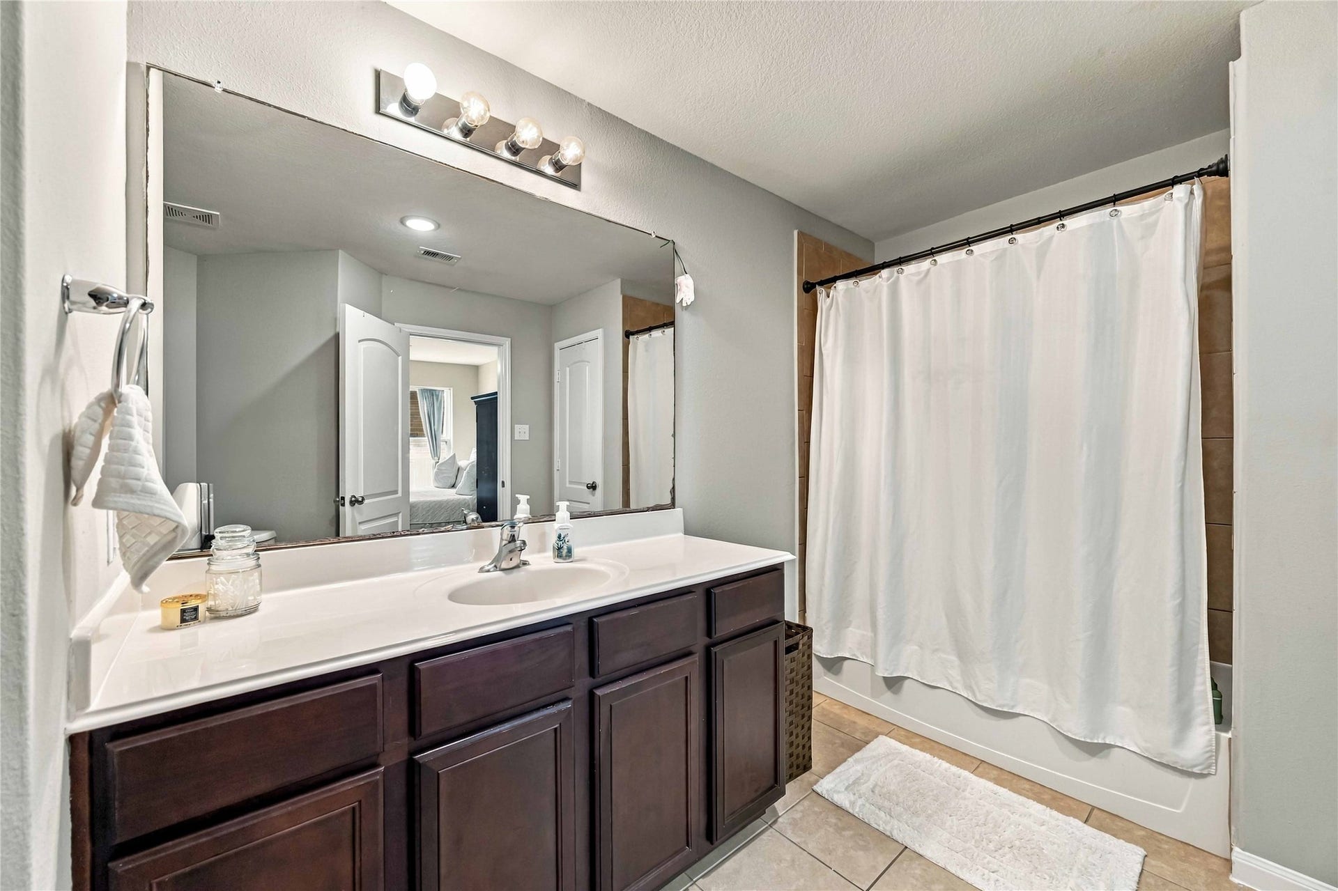 9415 Grand Spark Drive, Rosharon, TX 77583 9415 Grand Spark Drive, Rosharon, TX 77583