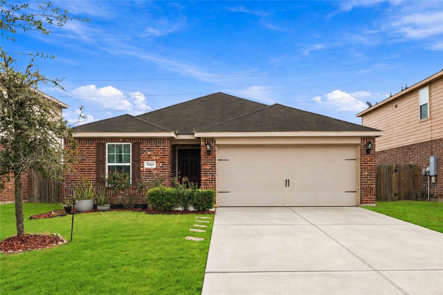 Property photo for 9415 Grand Spark Drive, Rosharon, TX
