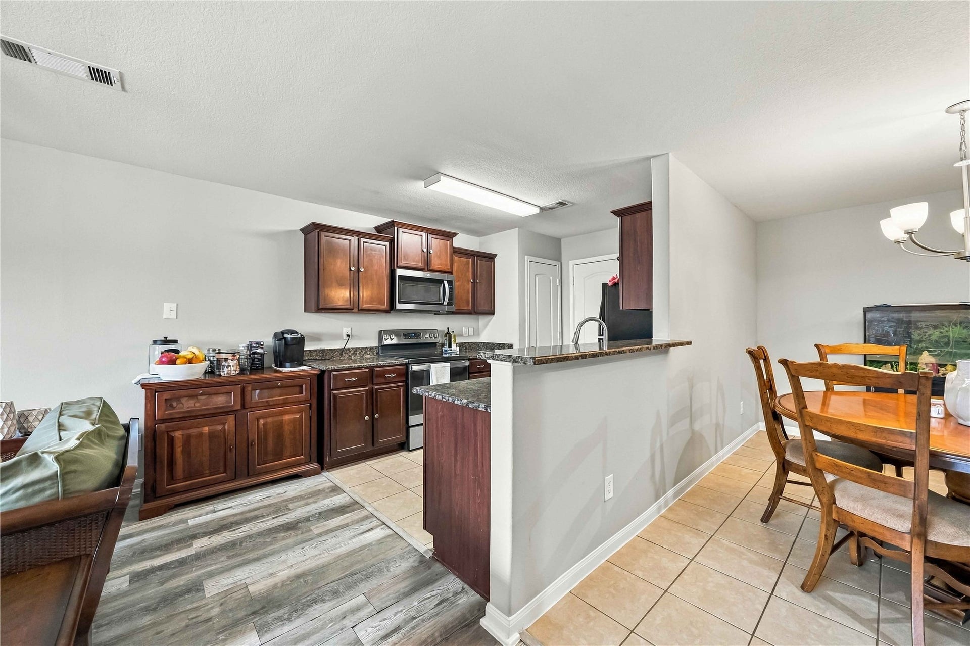 9415 Grand Spark Drive, Rosharon, TX 77583 9415 Grand Spark Drive, Rosharon, TX 77583