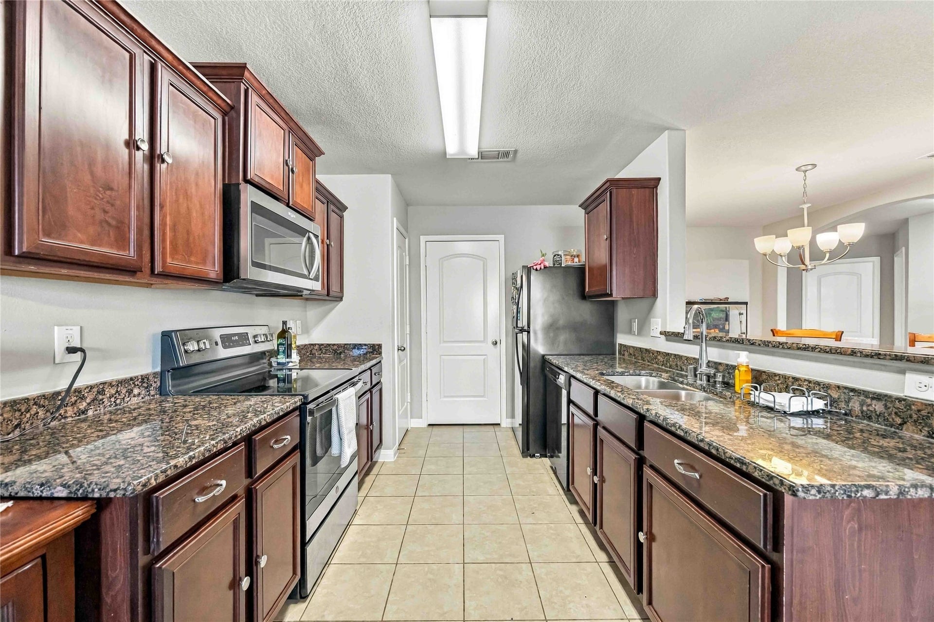 9415 Grand Spark Drive, Rosharon, TX 77583 9415 Grand Spark Drive, Rosharon, TX 77583