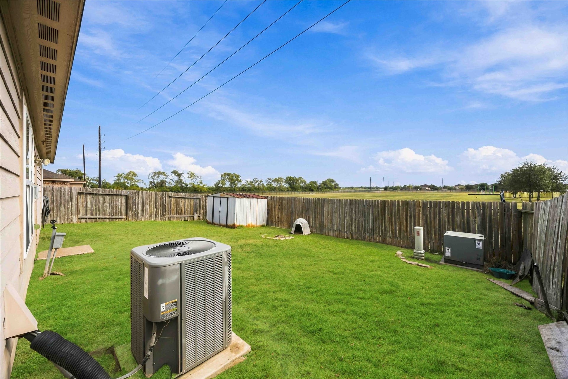 9415 Grand Spark Drive, Rosharon, TX 77583 9415 Grand Spark Drive, Rosharon, TX 77583