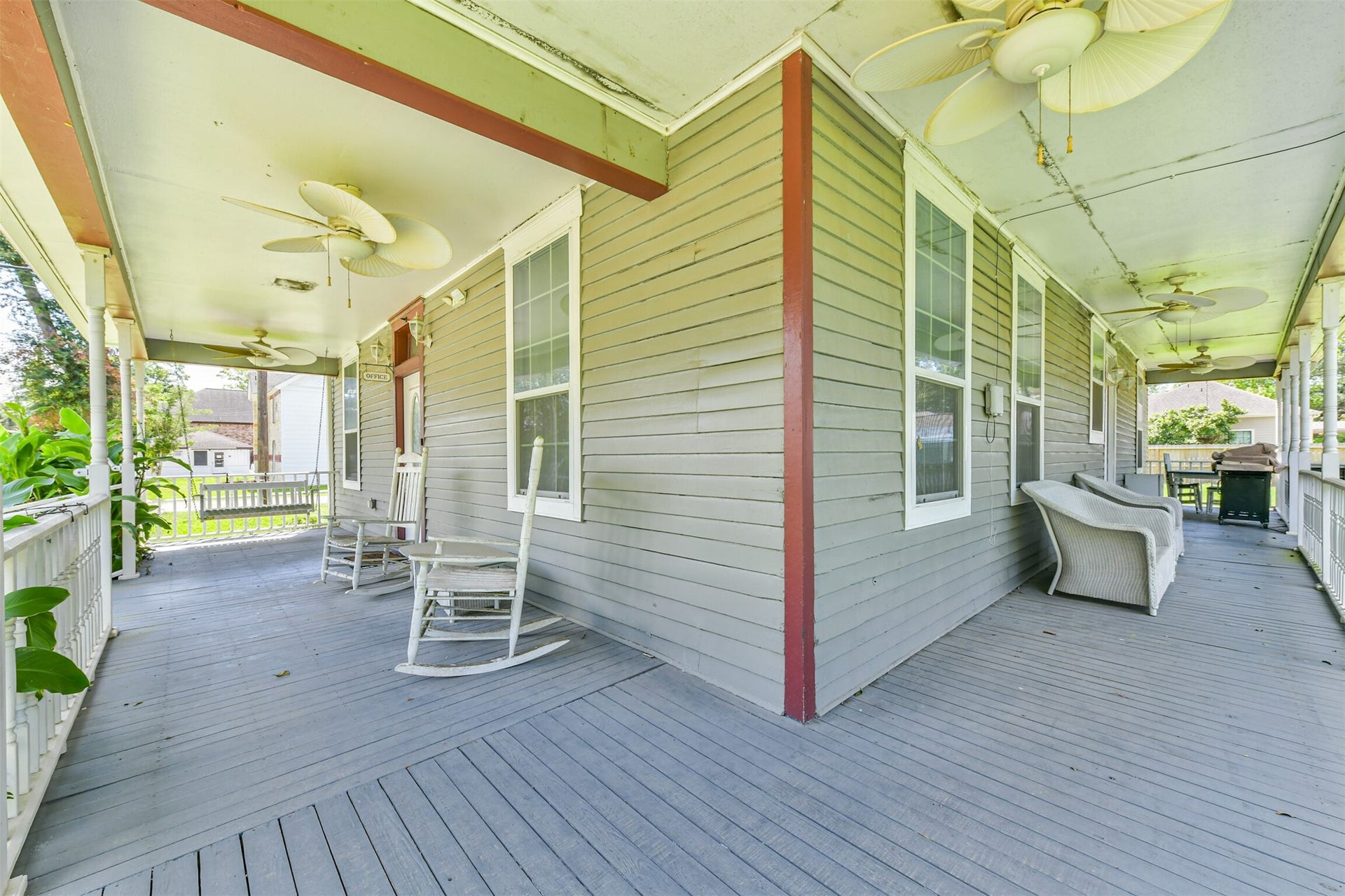 503 W Blum Street, Alvin, TX 77511 One of the porches, offering a peaceful spot for a swing, rocking chairs or morning coffee.