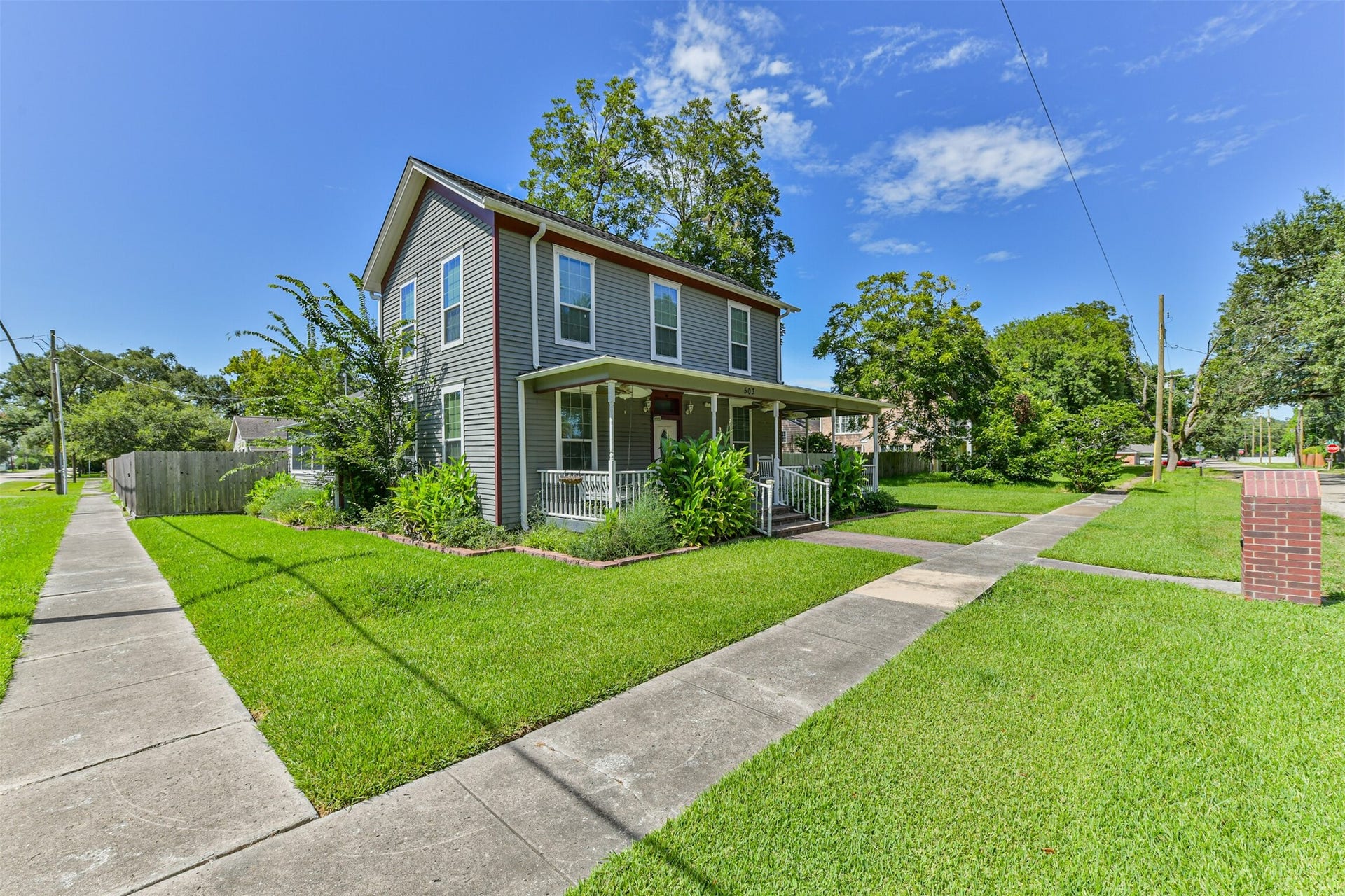 503 W Blum Street, Alvin, TX 77511 Classic 1890 architecture welcomes you from the moment you arrive.