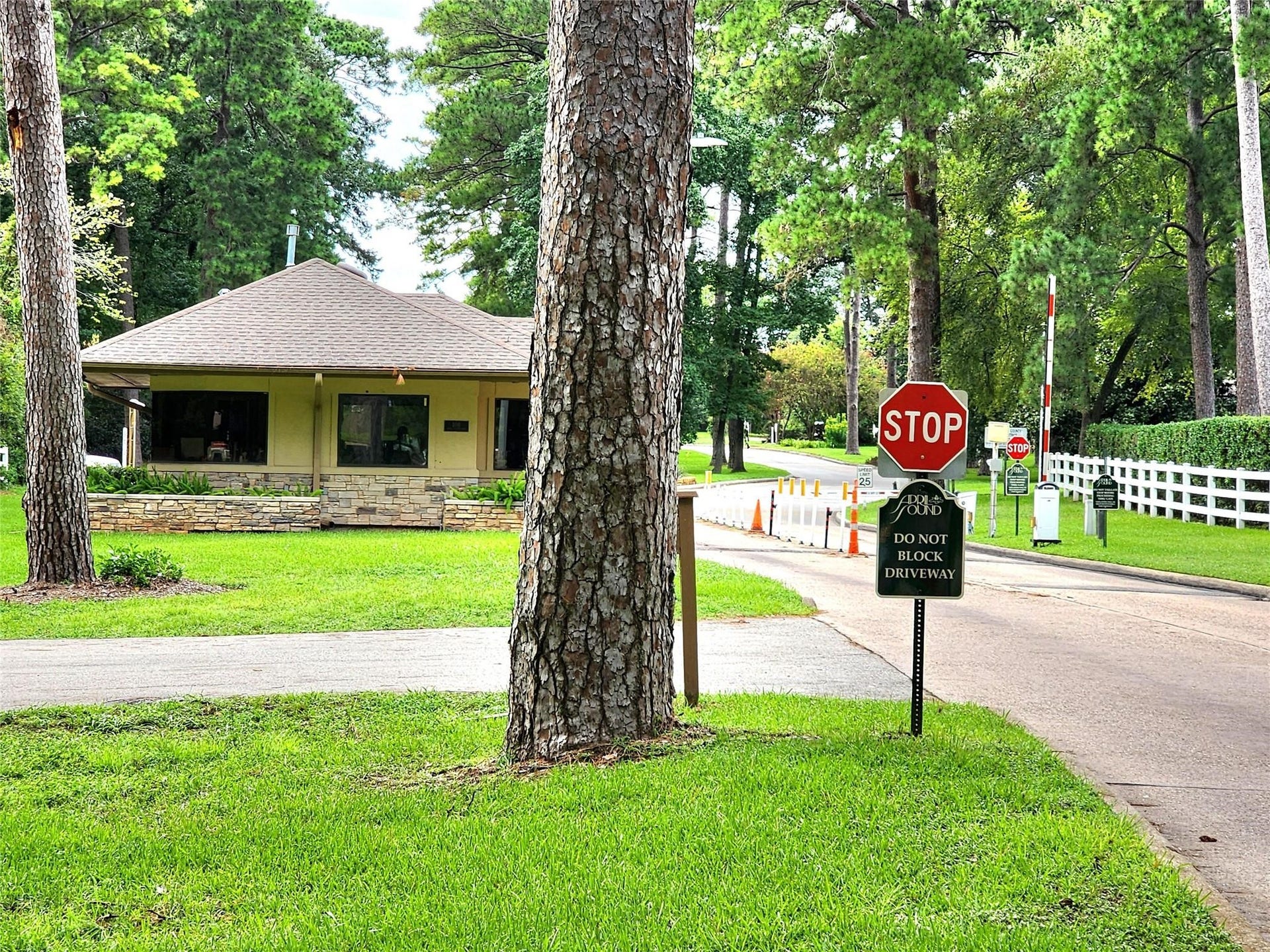 220 April Waters Drive W, Montgomery, TX 77356 Manned 24/7 security gate and patrol for your peace of mind