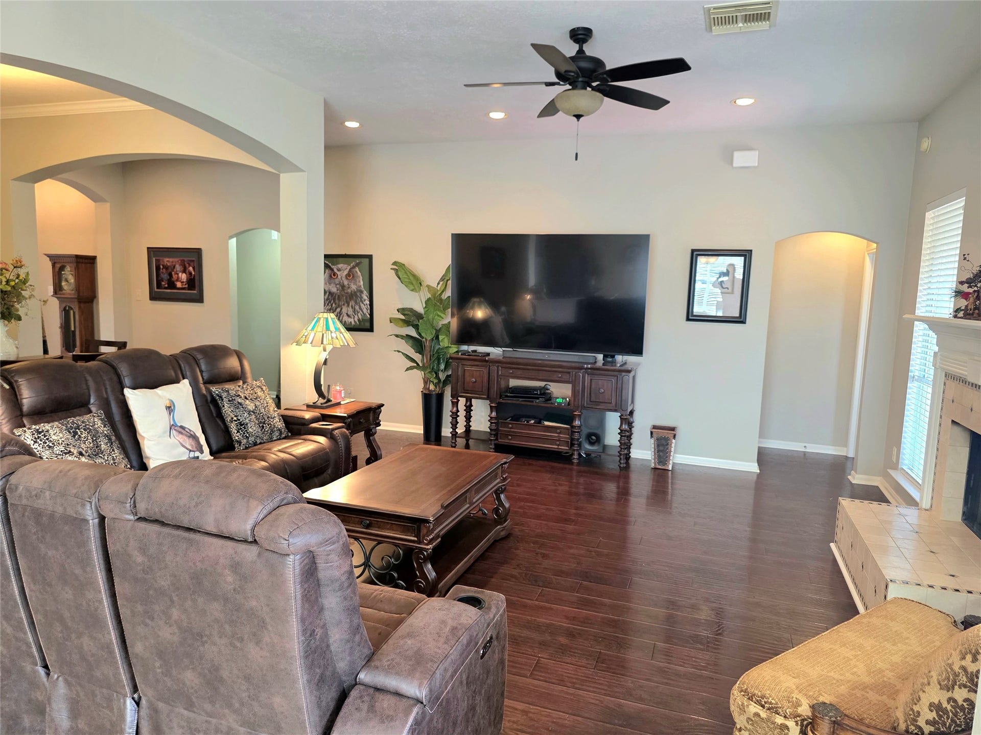 220 April Waters Drive W, Montgomery, TX 77356 View of living area from the breakfast area